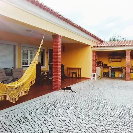 Проживание в семье Casa Da Eira *